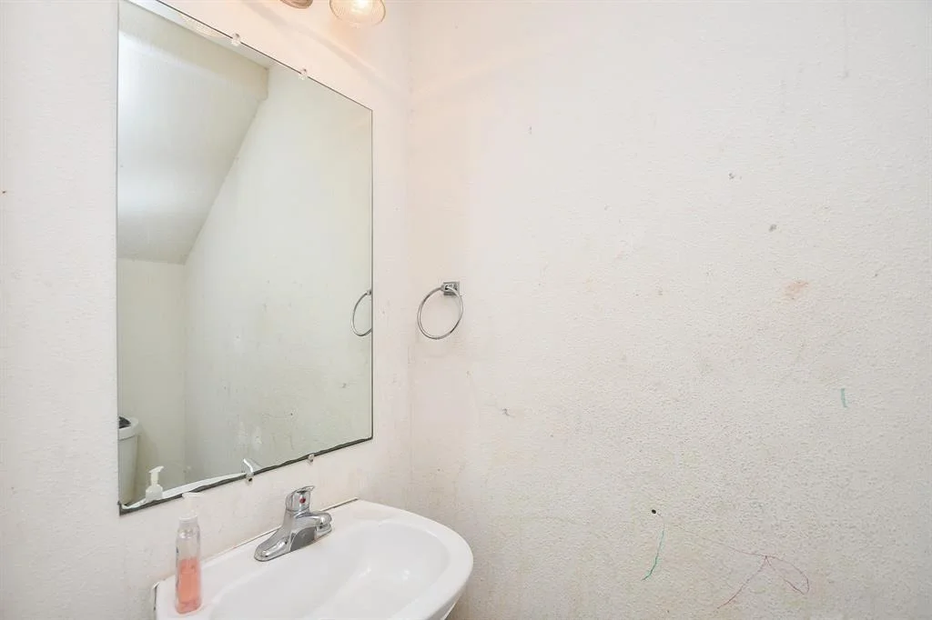 Photo of 3819 Middlecrest Lane
