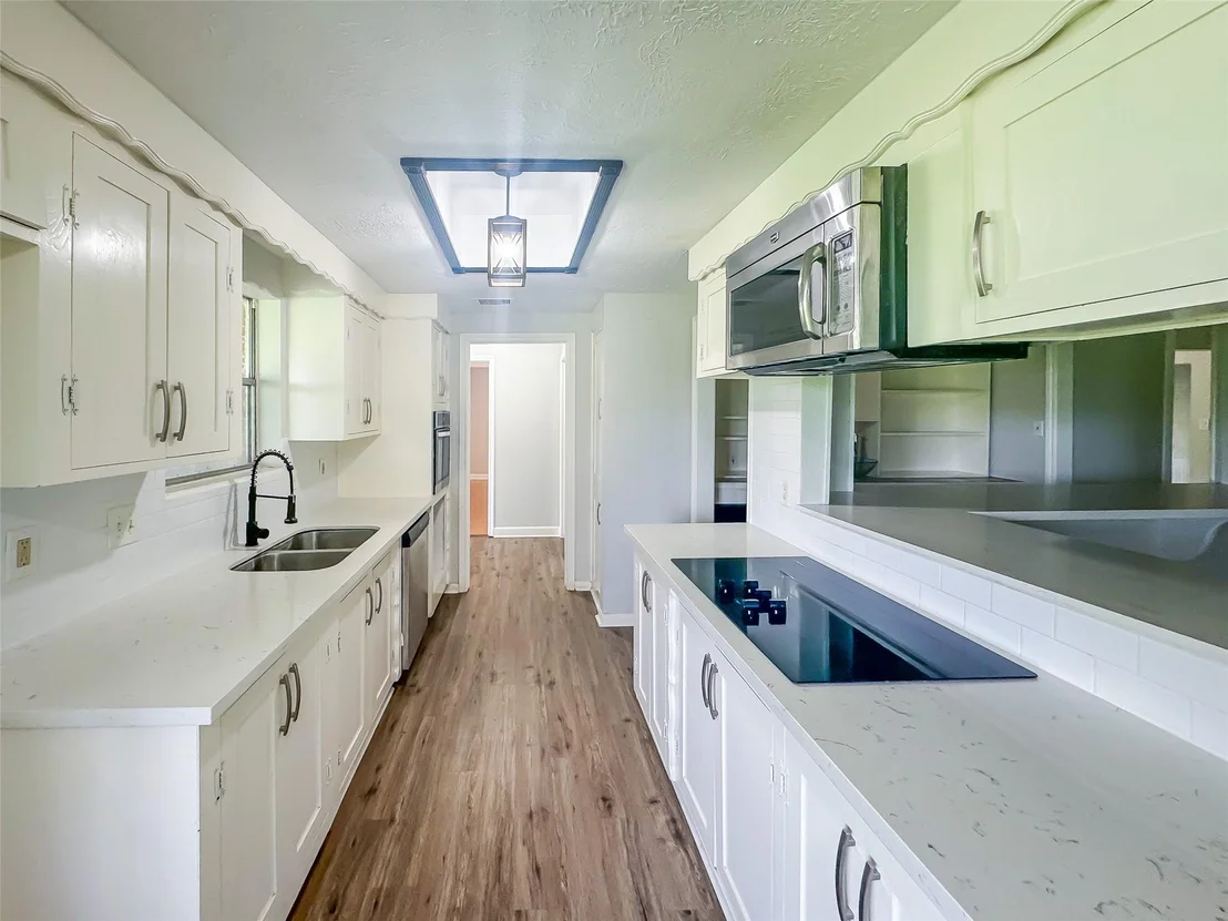 Photo of 912 Robinson Road