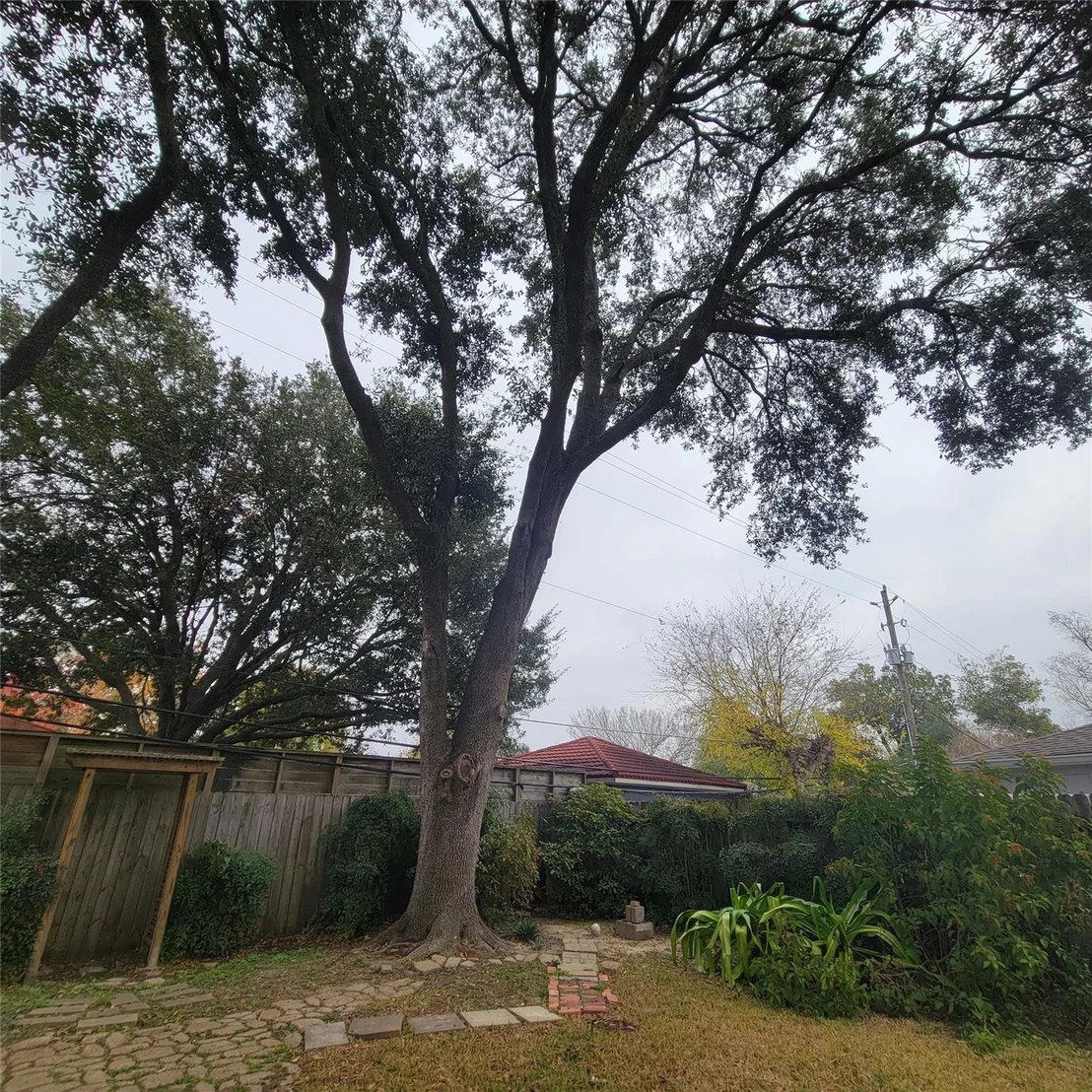 Photo of 5718 Burlinghall Drive