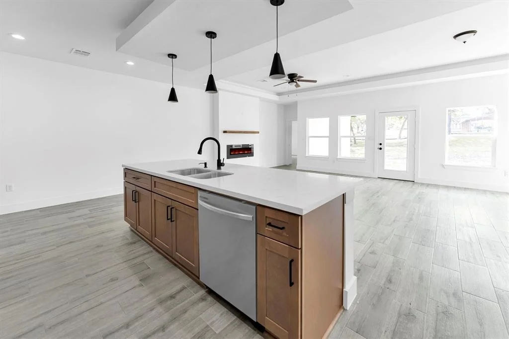 Photo of 1005 Lake View Drive