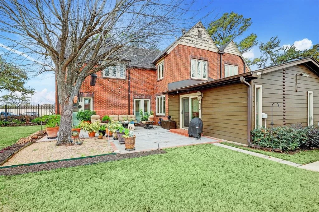Photo of 2535 N Macgregor Way