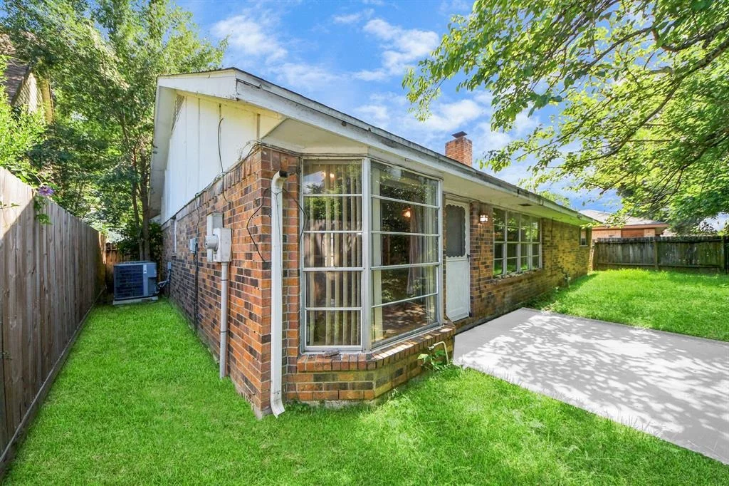 Photo of 4214 Iroquois Drive