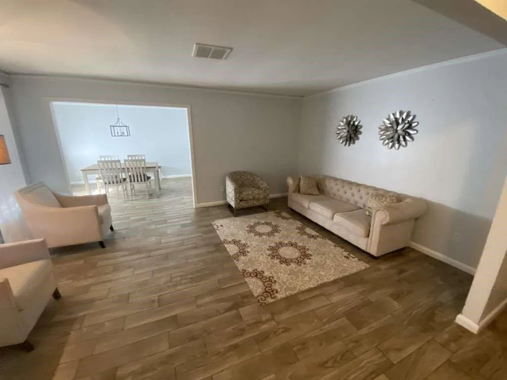 Photo of 5566 Beechnut Street