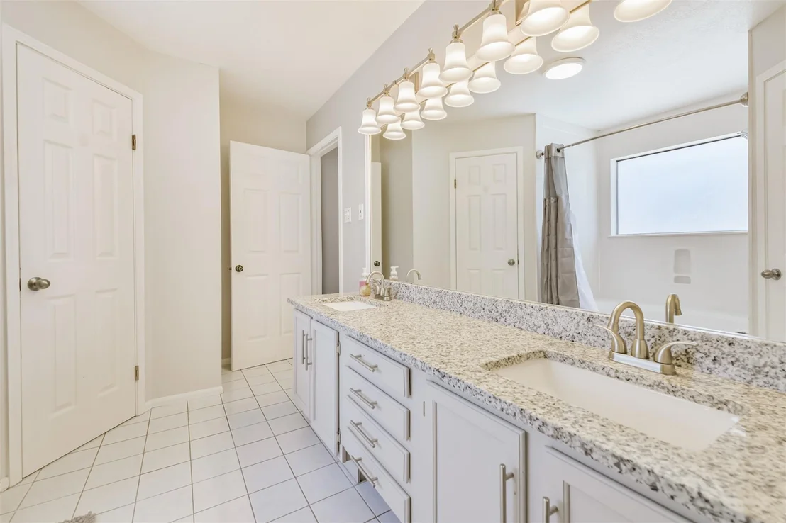 Photo of 2604 Silver Falls Drive