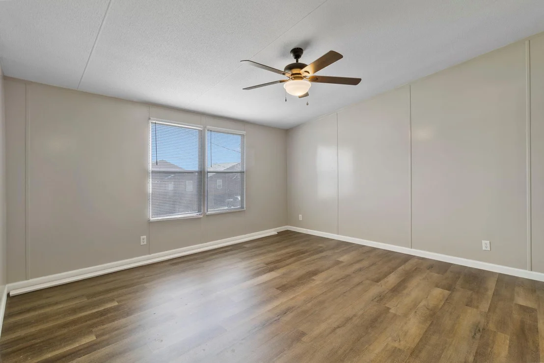 Photo of 1281 Creeklake Drive