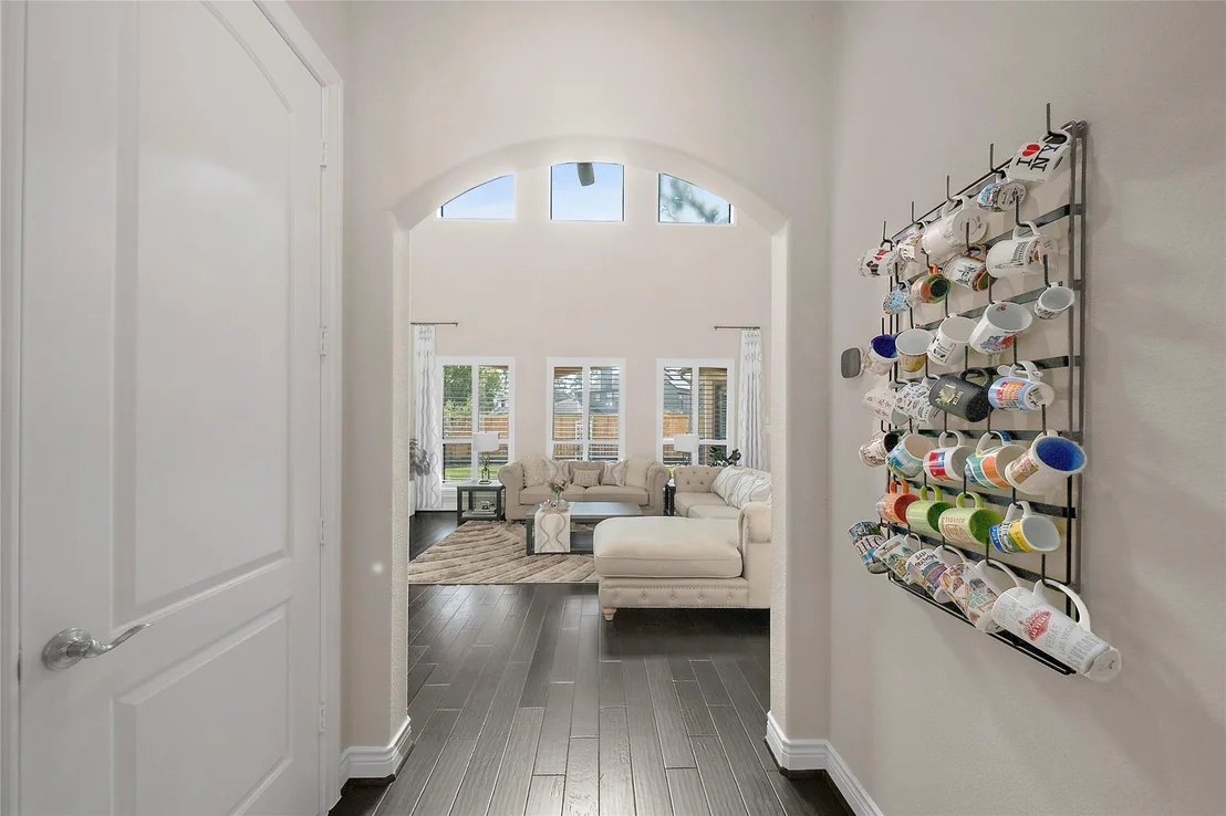 Photo of 121 Silverstone Lane