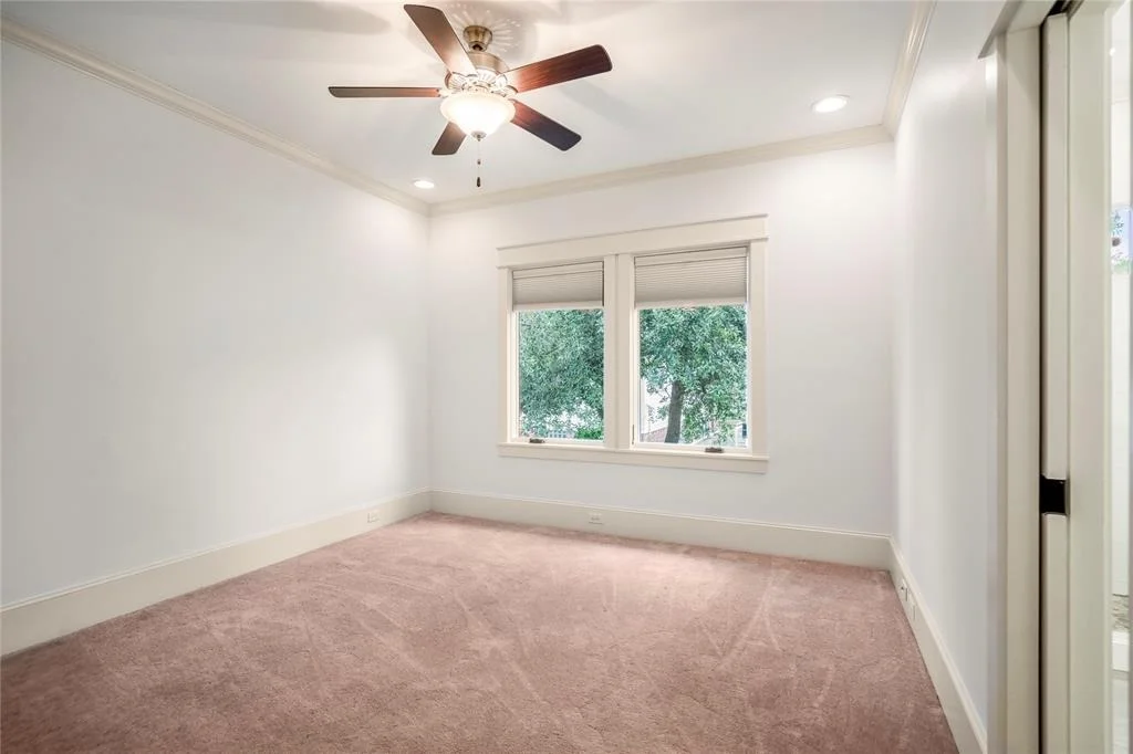Photo of 6022 Lake Street