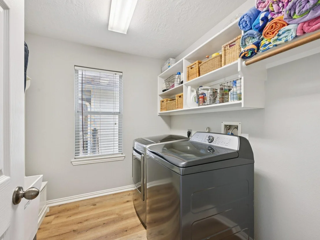 Photo of 2037 Lakeside Drive