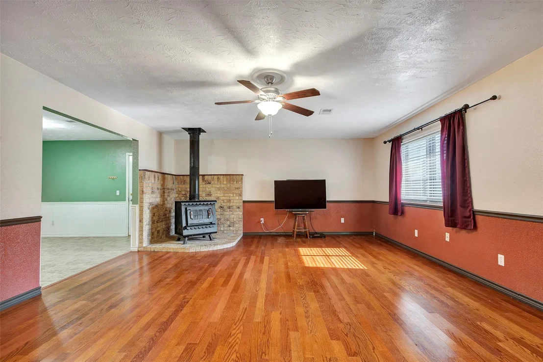 Photo of 302 Walnut Cove