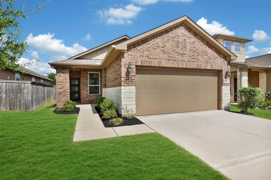 Photo of 7080 Silverleaf Oak Street