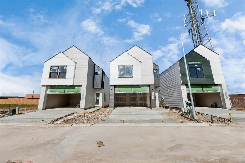 Photo of 2204 Diagonal Lane