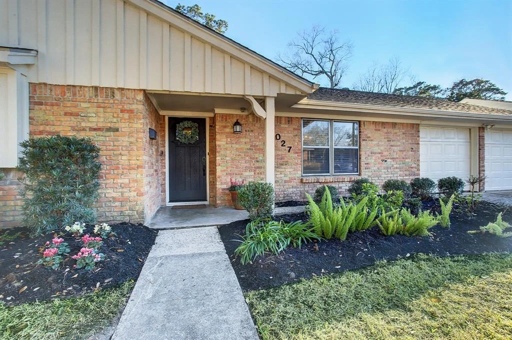 Photo of 1027 Chamboard Lane