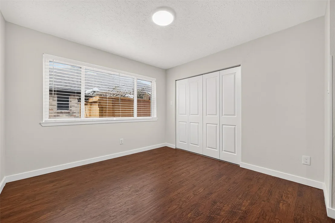 Photo of 9523 Riverside Lodge Drive