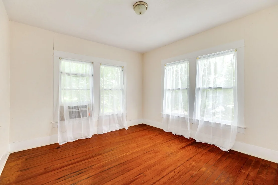Photo of 331 W Broad Street