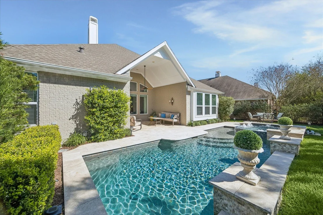 Photo of 15 Overland Heath Drive