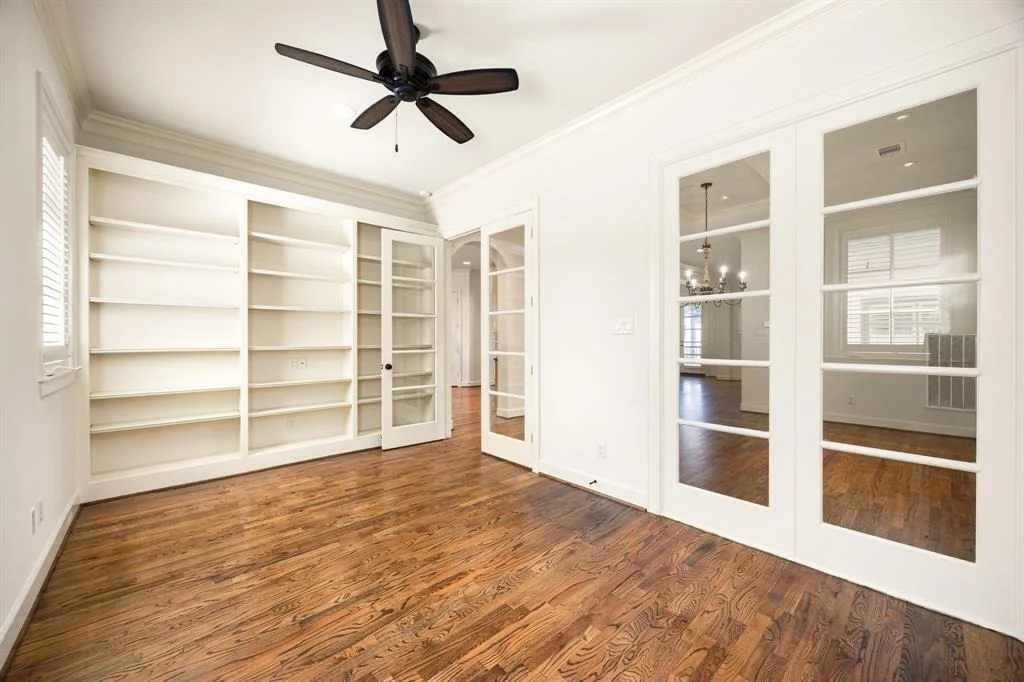 Photo of 2810 Mid Lane