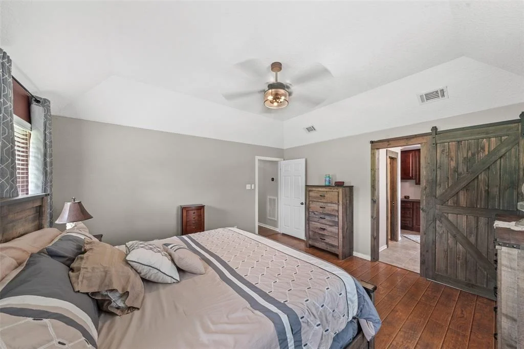 Photo of 996 Scroggins Lane