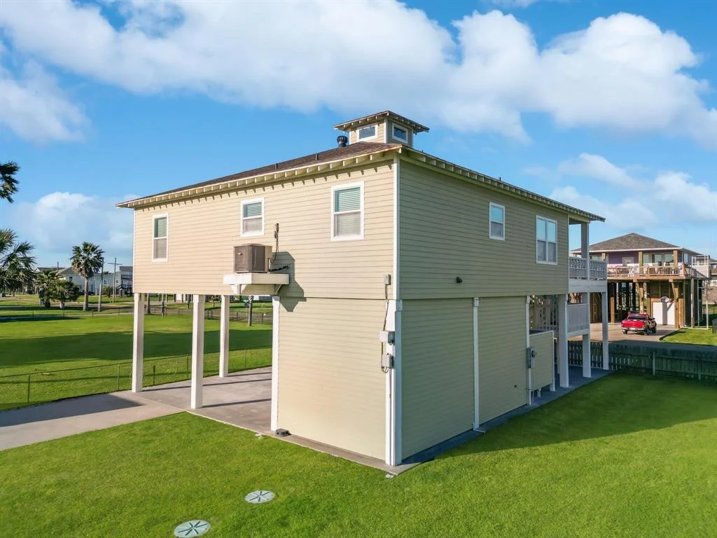 Photo of 883 Townsend Drive