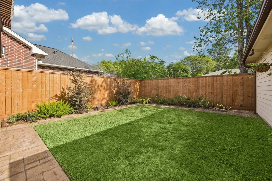 Photo of 4209 Sunset Boulevard