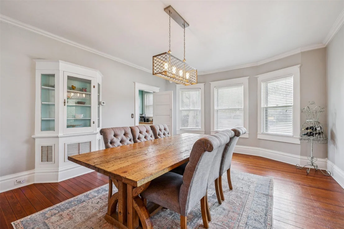 Photo of 1004 Mitchell Street