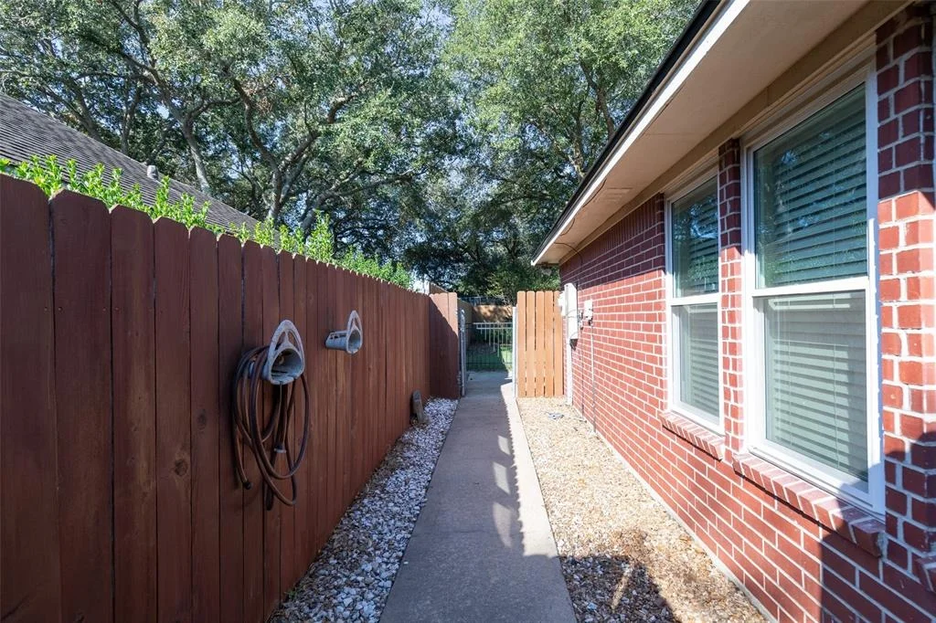Photo of 2721 Brook Bend Lane