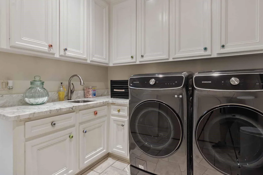 Photo of 537 Villa Drive