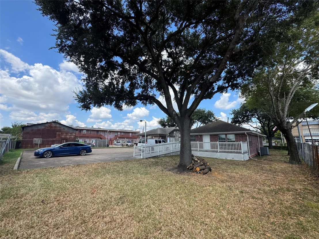 Photo of 7828 Harrisburg Boulevard