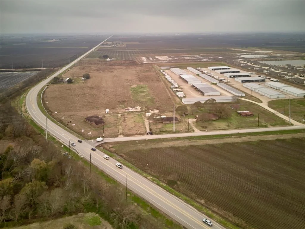 Photo of 8310 Power Line Road