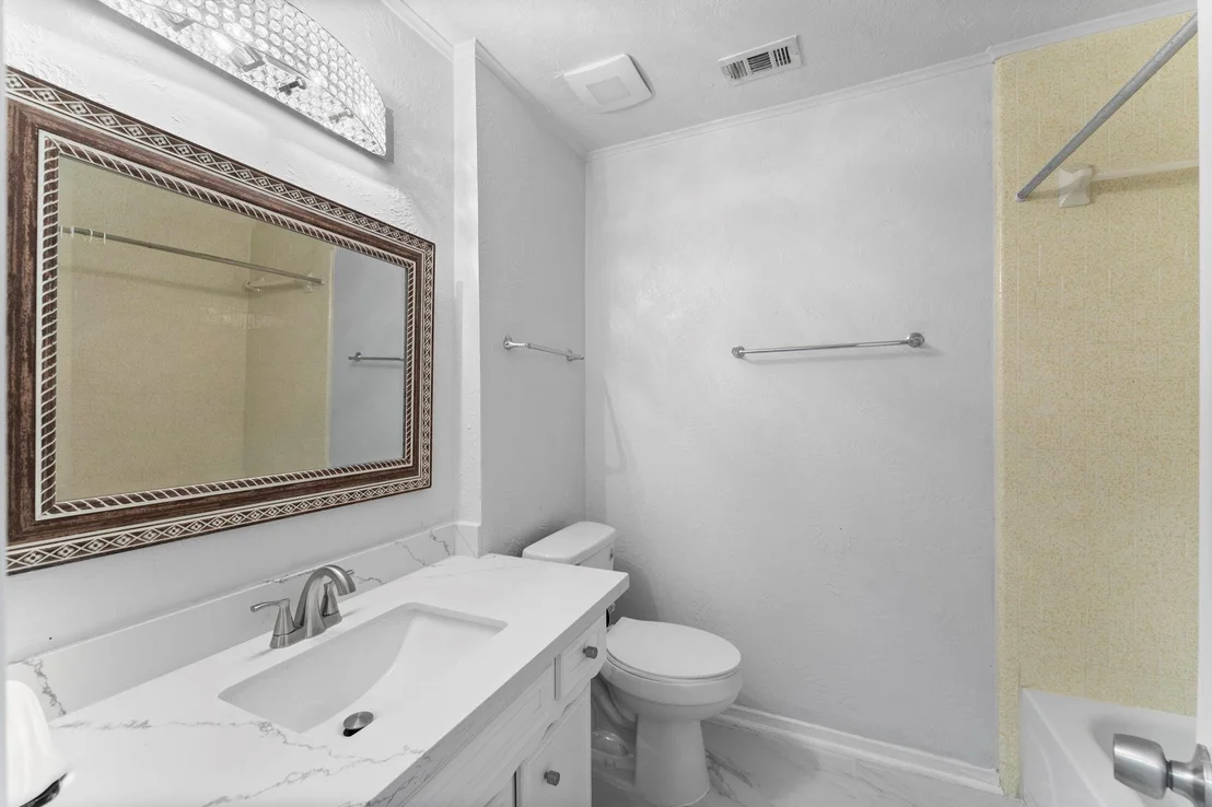 Photo of 606 Pinebrook Lane