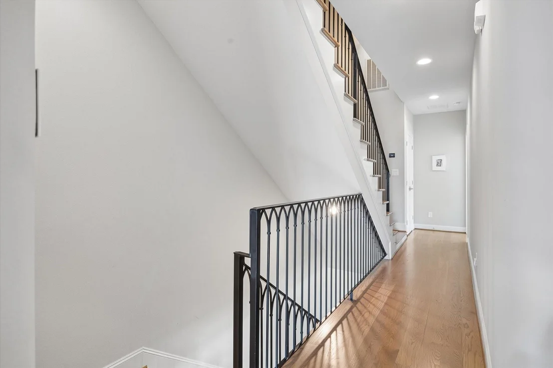 Photo of 270 Green Boulevard