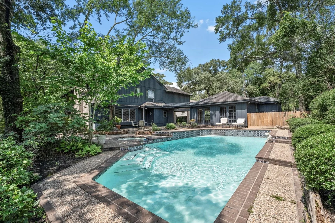 Photo of 6106 Larkmount Drive