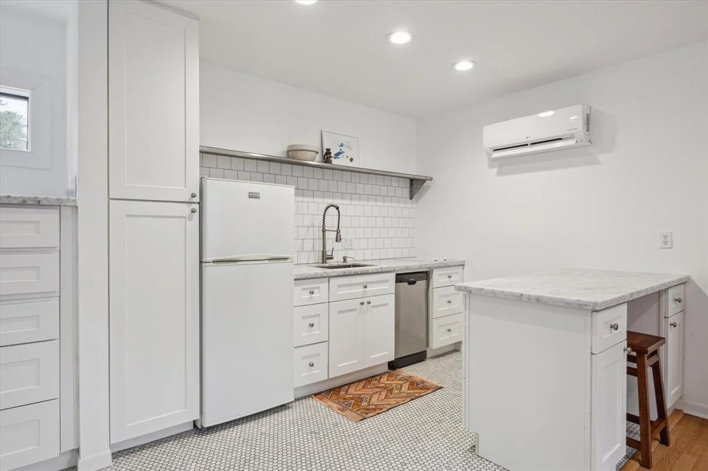 Photo of 2510 Addison Road