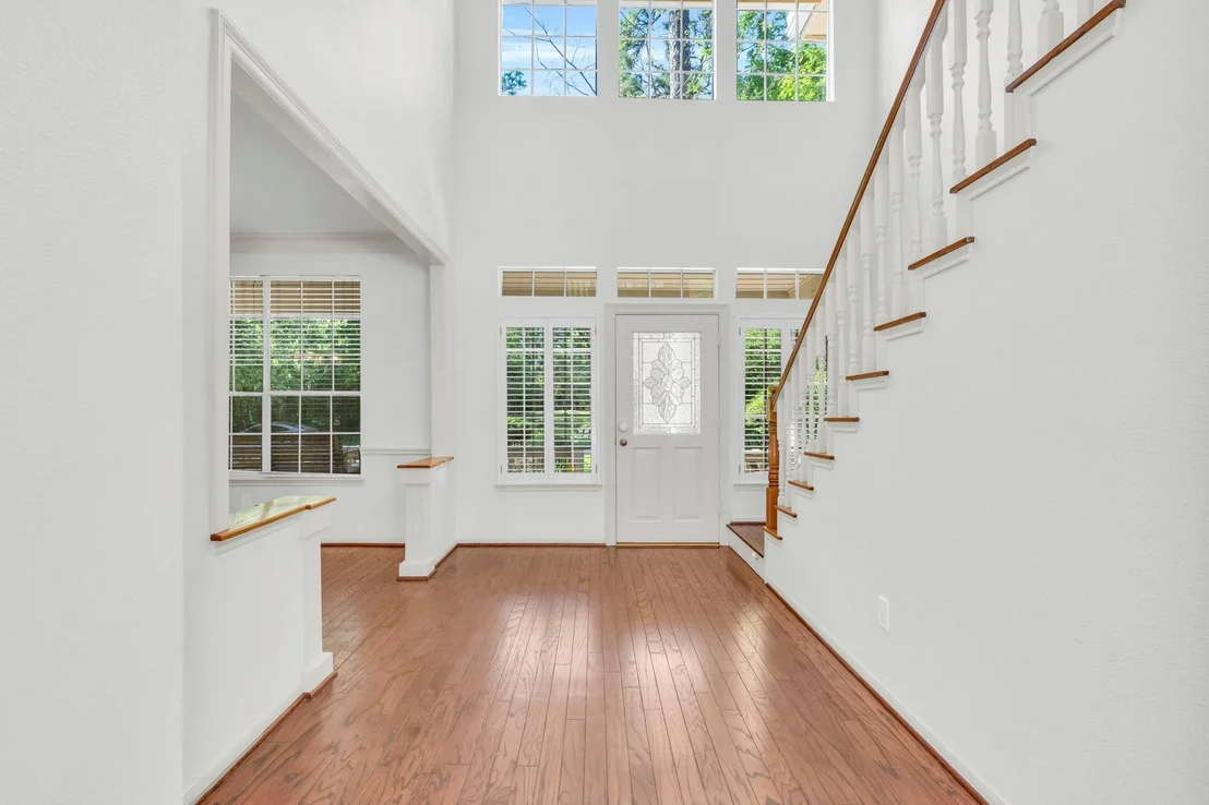 Photo of 186 S Cochrans Green Cir