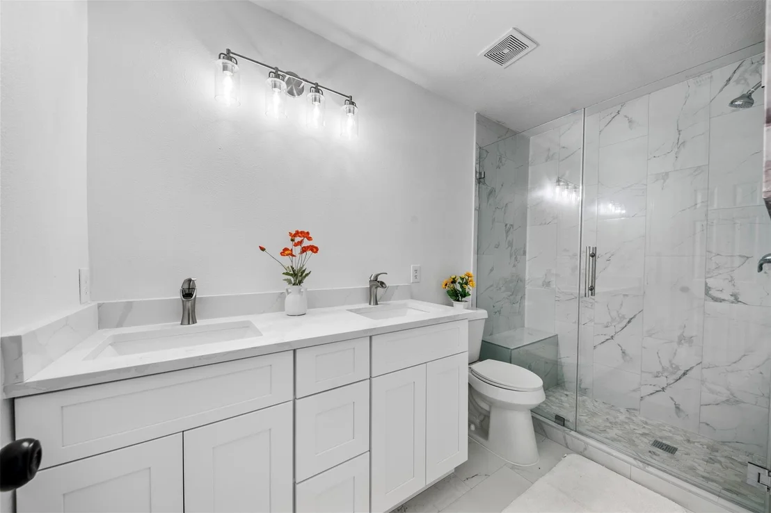 Photo of 55 Terraglen Dr