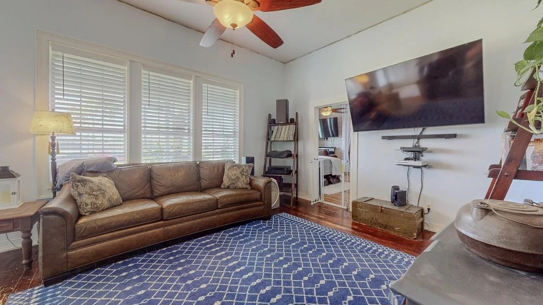 Photo of 1401 E Buccaneer Drive