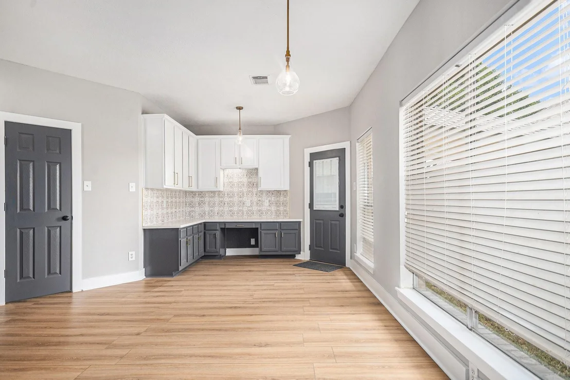Photo of 7643 Rainbow Bend Drive