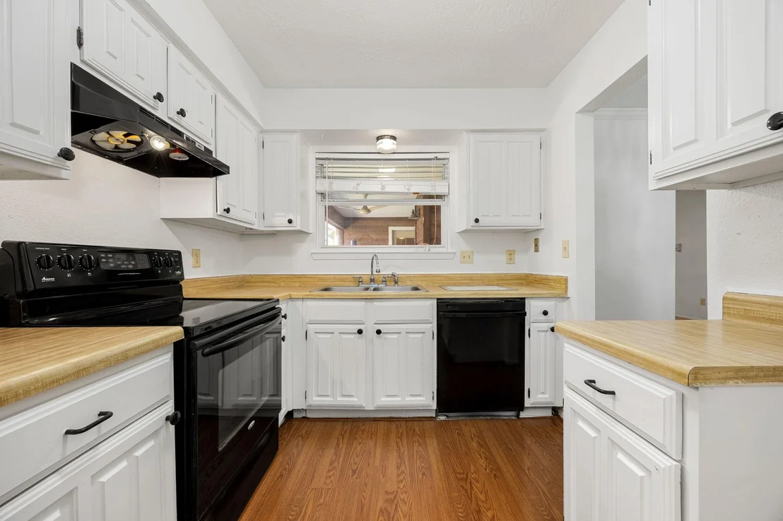 Photo of 1346 Castle Glen Drive