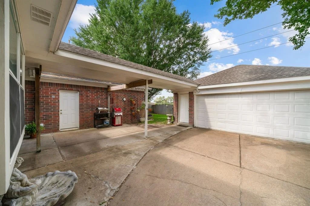 Photo of 11111 Hillside Glen Trail