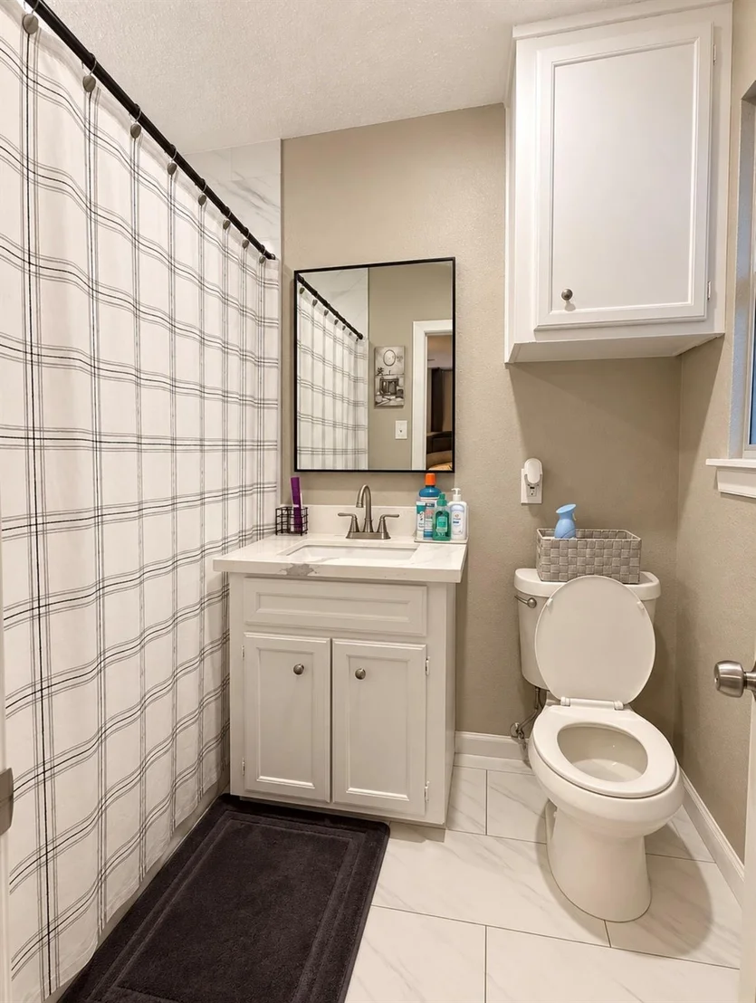 Photo of 904 Sherwood Drive