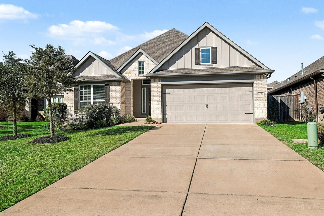 Photo of 3309 Rolling View Court