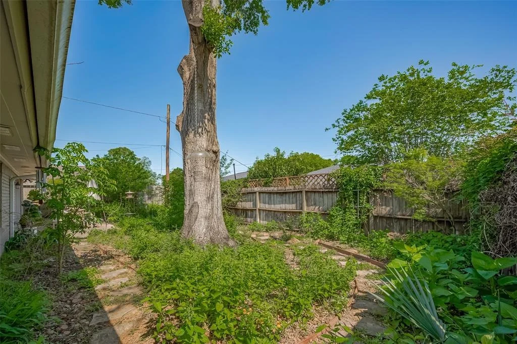 Photo of 10606 Clematis Lane