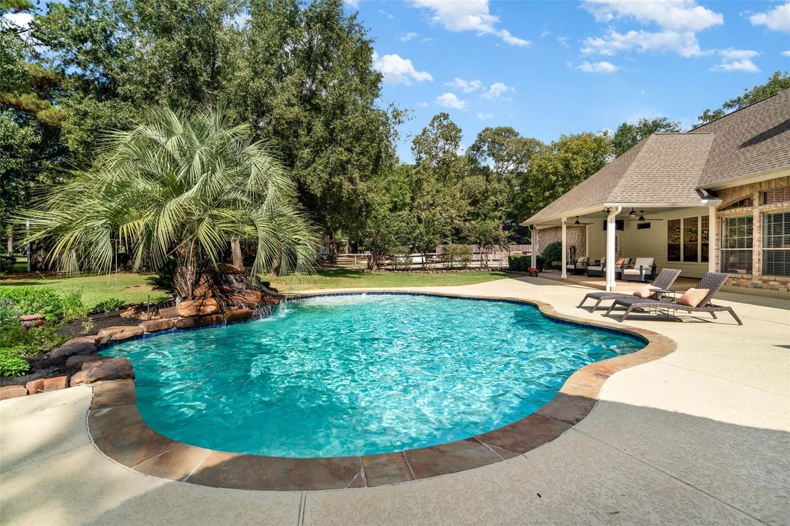 Photo of 910 Commons Vista Drive