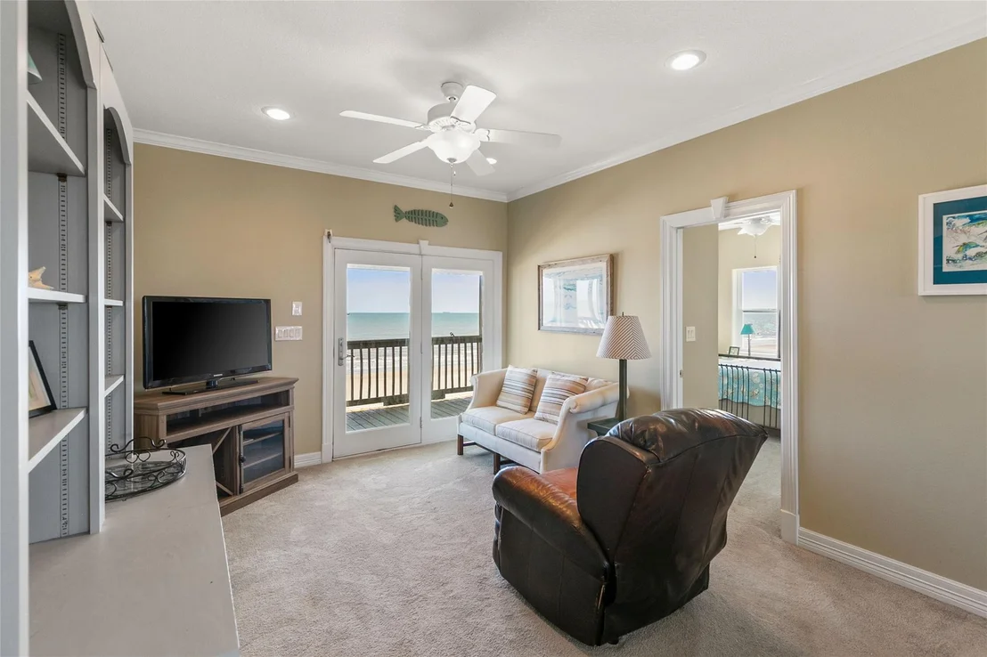 Photo of 10530 Bluewater Highway