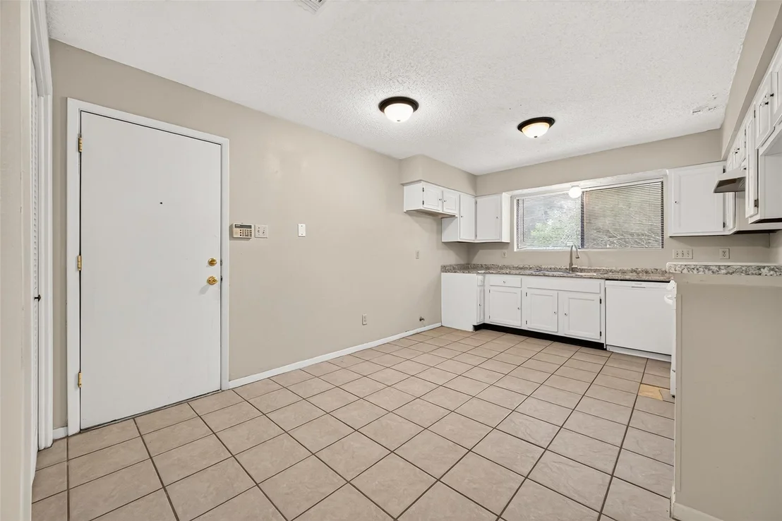 Photo of 18534 Sweetmeadow Drive