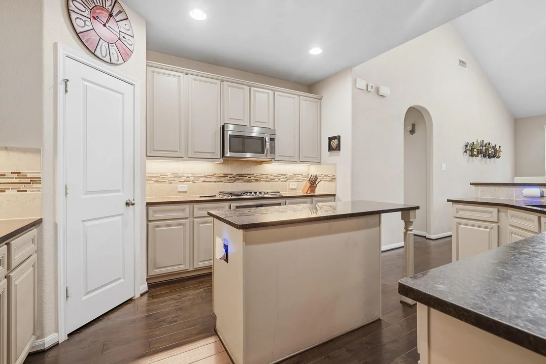 Photo of 6322 Wolf Run Drive