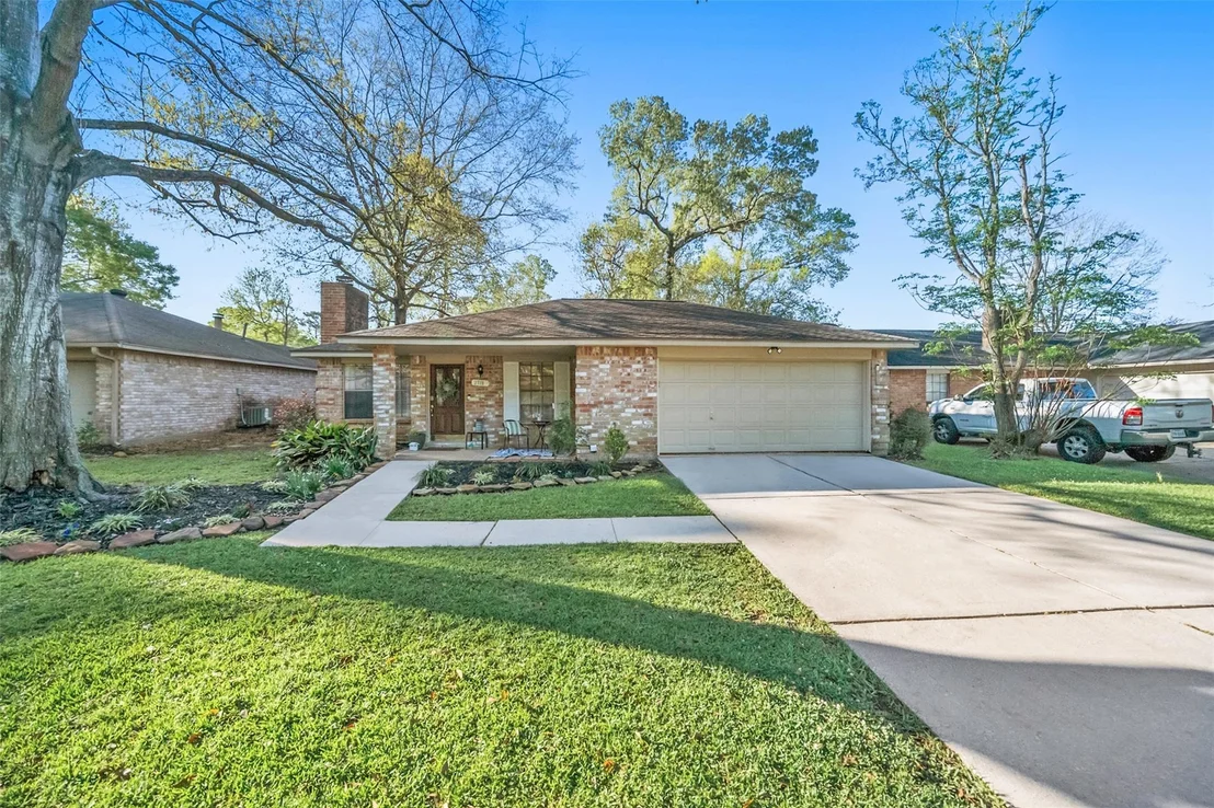 Photo of 2718 Longleaf Pines Drive