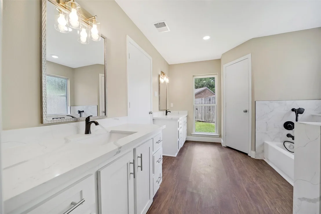 Photo of 2303 Willow Lake Drive