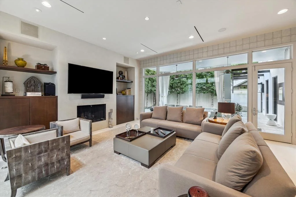 Photo of 2949 Chevy Chase Drive