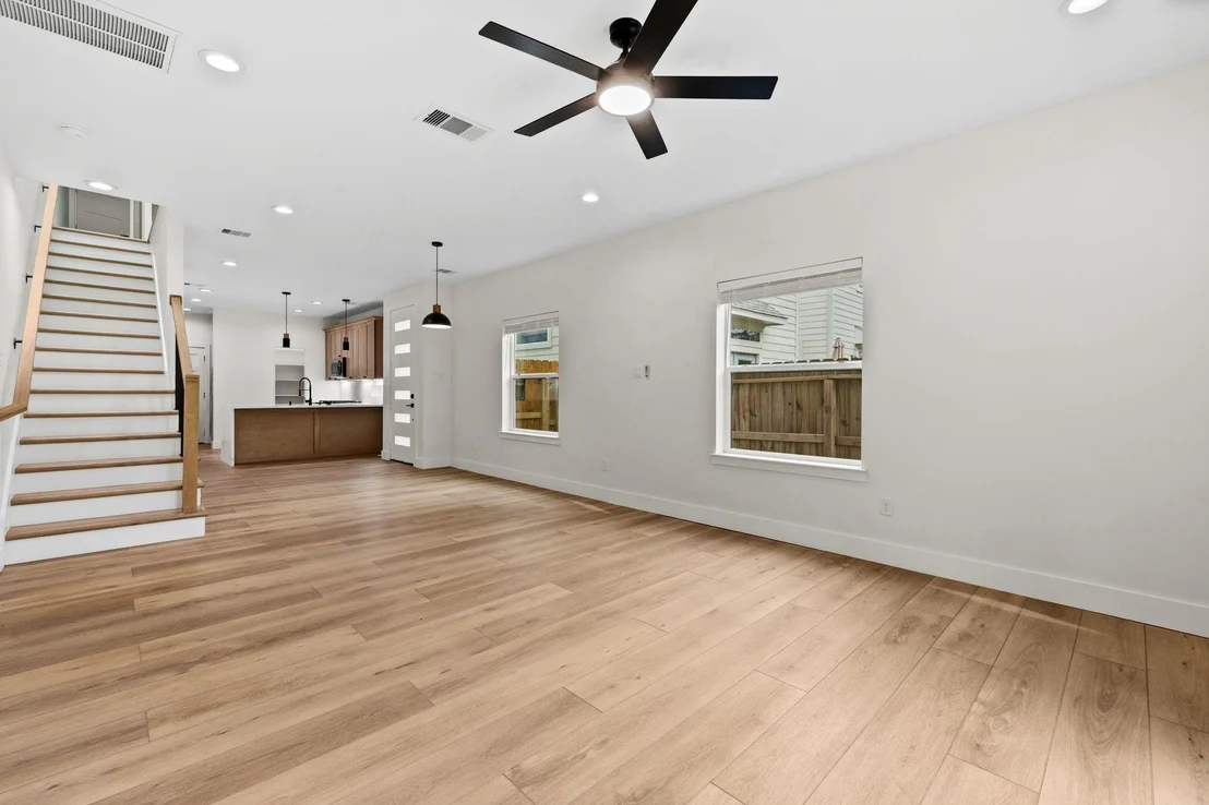 Photo of 8023 Easter Street