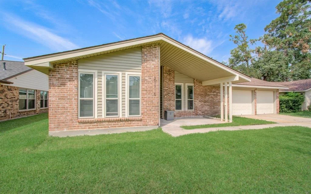 Photo of 23915 Spring Moss Drive
